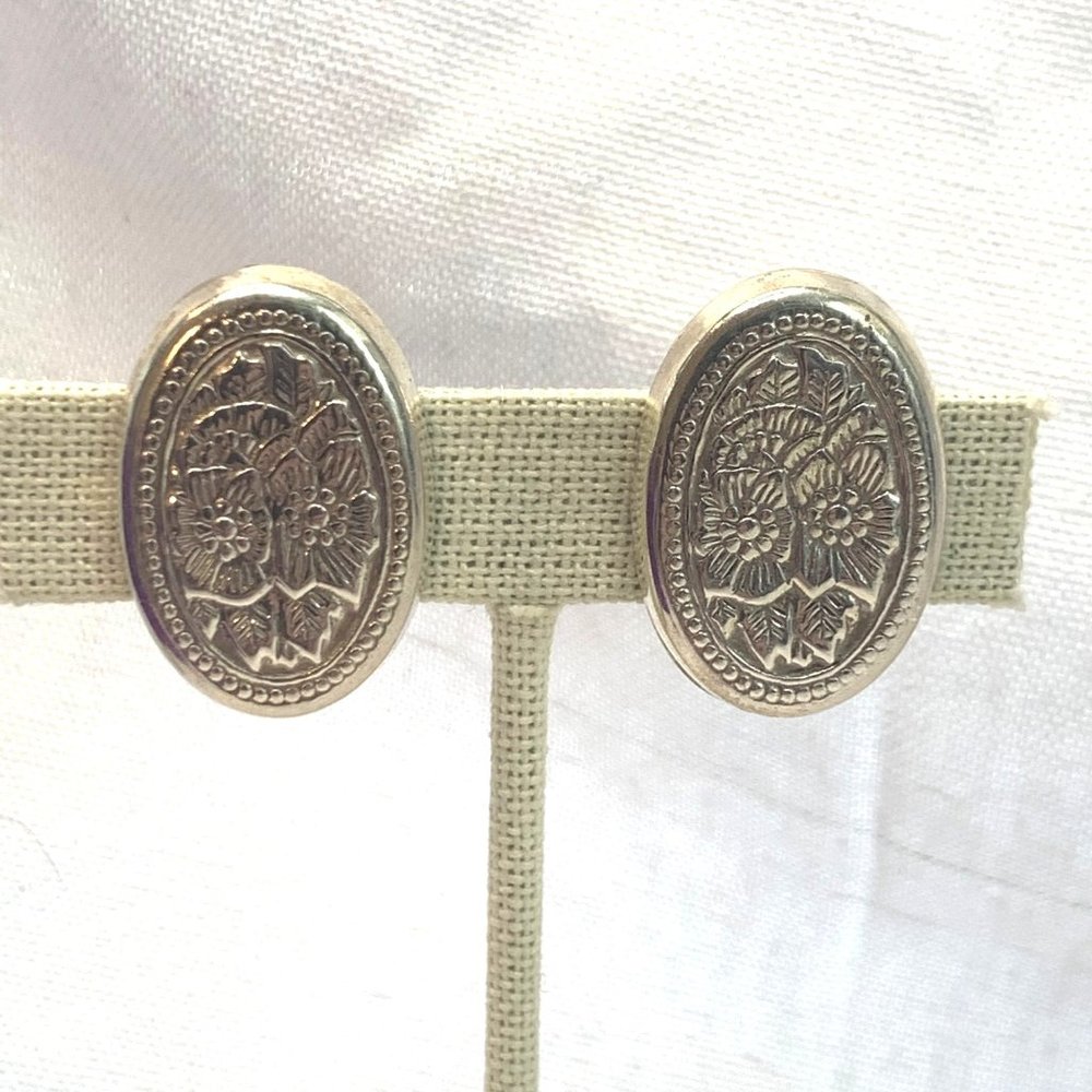 Vintage Solid Sterling Silver 925 Oval Repousse Floral Design Clip On Earrings